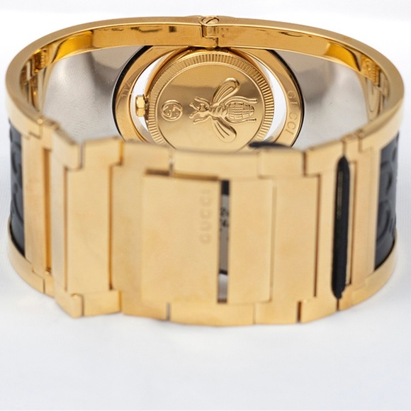 GUCCI COLLECTORS WATCH 
Twirl Quartz Gold Dial Two Tone Bangle Ladies Watch - Picture 4 of 6